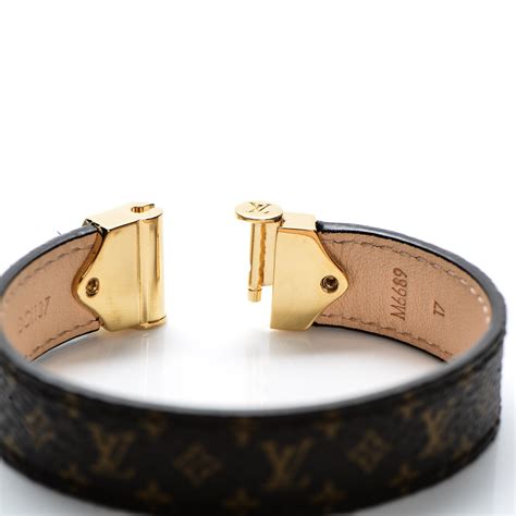 louis vuitton nano monogram bracelet prijs|louis vuitton monogram bracelet silver.